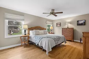449 Farnham Ln, Wheaton, IL 60189 - Photo 13