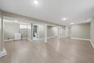 258 E 107th St, Chicago, IL 60628 - Photo 17