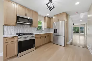 258 E 107th St, Chicago, IL 60628 - Photo 7
