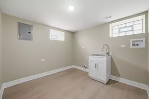 258 E 107th St, Chicago, IL 60628 - Photo 19