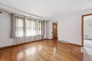 9114 S Ellis Ave, Chicago, IL 60619 - Photo 5