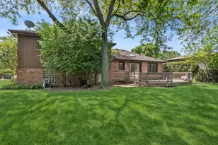 2214 Hamilton Ln, Darien, IL 60561 - Photo 17