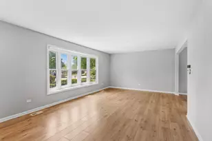 2214 Hamilton Ln, Darien, IL 60561 - Photo 5