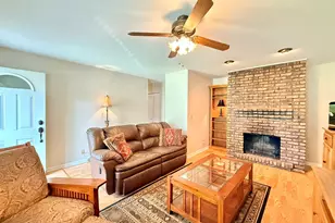 99 Circle Dr E, Montgomery, IL 60538 - Photo 9