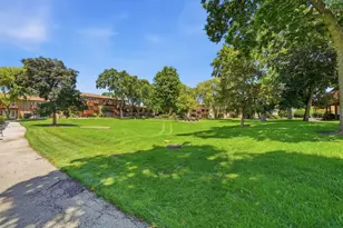 4439 Arbor Cir, Downers Grove, IL 60515 - Photo 21