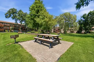 4439 Arbor Cir, Downers Grove, IL 60515 - Photo 19