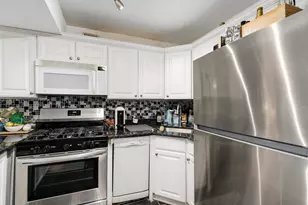 230 E Ontario St, Chicago, IL 60611 - Photo 9