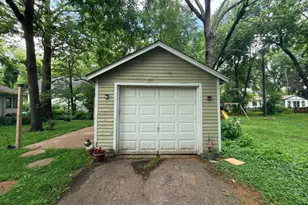 1025 Kendall St, Geneva, IL 60134 - Photo 19