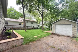 1025 Kendall St, Geneva, IL 60134 - Photo 15