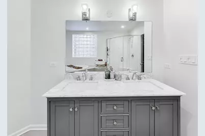 308 W Evergreen Avenue #2, Chicago, IL 60610 - Photo 13