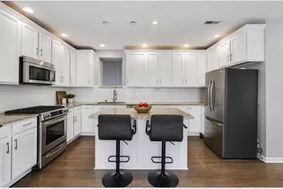 308 W Evergreen Avenue #2, Chicago, IL 60610 - Photo 7