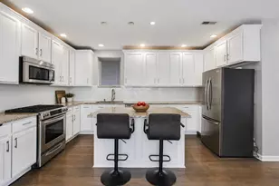 308 W Evergreen Ave, Chicago, IL 60610 - Photo 7
