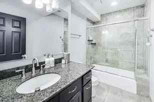 308 W Evergreen Ave, Chicago, IL 60610 - Photo 17