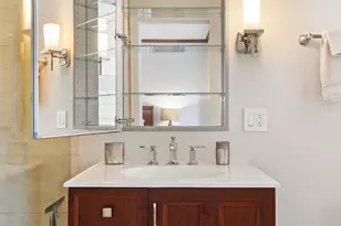 70 E Scott St, Chicago, IL 60610 - Photo 23