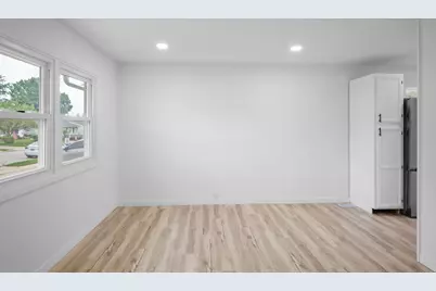 401 Kenyon Avenue, Romeoville, IL 60446 - Photo 7
