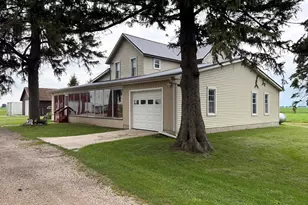 2563 Gurler Rd, Rochelle, IL 61068 - Photo 3