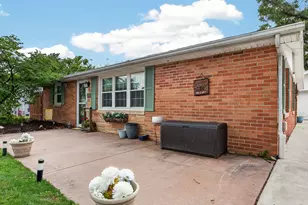 308 E Oak St, Downs, IL 61736 - Photo 3