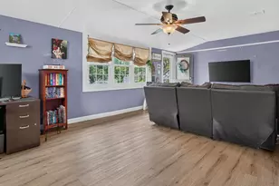 308 E Oak St, Downs, IL 61736 - Photo 7