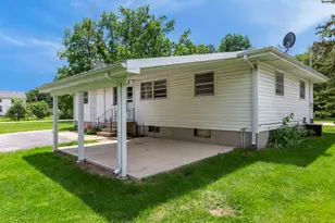 403 N 3rd St, Malta, IL 60150 - Photo 29