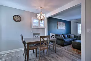 5728 Plymouth Ave, Downers Grove, IL 60516 - Photo 11