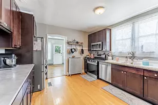 2901 N 76th Ct, Elmwood Park, IL 60707 - Photo 9