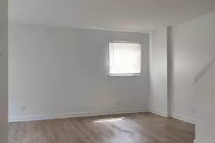 7910 S Muskegon Ave, Chicago, IL 60617 - Photo 17