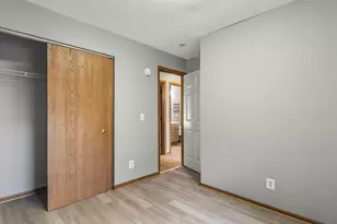 712 Cherry St, Rockford, IL 61101 - Photo 17