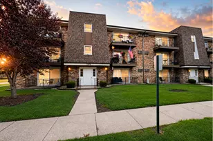 7101 98th St, Chicago Ridge, IL 60415 - Photo 1