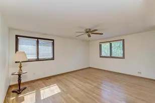 910 W White Oak St, Arlington Heights, IL 60005 - Photo 29
