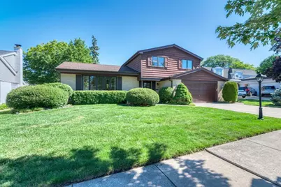 910 W White Oak Street, Arlington Heights, IL 60005 - Photo 1