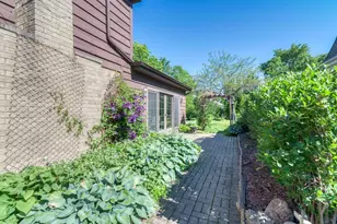 910 W White Oak St, Arlington Heights, IL 60005 - Photo 41
