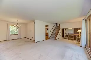 910 W White Oak St, Arlington Heights, IL 60005 - Photo 11
