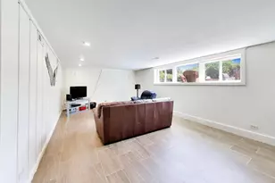 1113 W Weathersfield Way, Schaumburg, IL 60193 - Photo 23
