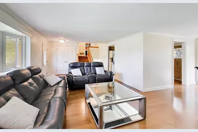 1113 W Weathersfield Way, Schaumburg, IL 60193 - Photo 5