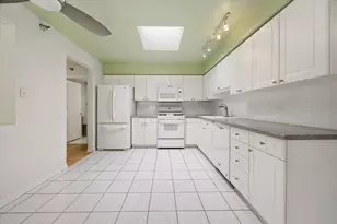 7051 W Touhy Ave, Niles, IL 60714 - Photo 5