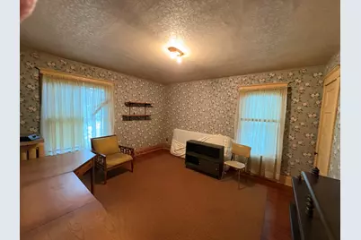 220 E Avenue, Rochelle, IL 61068 - Photo 29