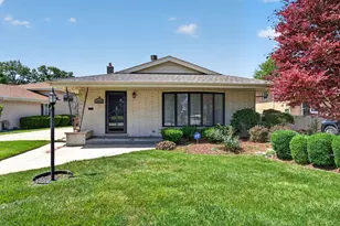 10628 Lockwood Ave, Oak Lawn, IL 60453 - Photo 1