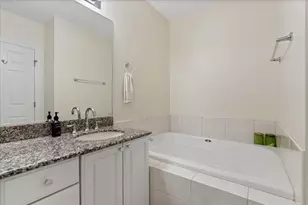 1430 N La Salle Dr, Chicago, IL 60610 - Photo 25
