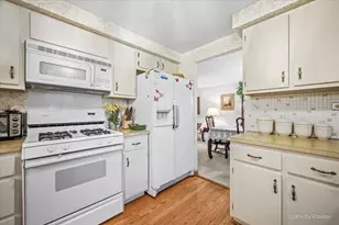 5 Andrew Ln, Schaumburg, IL 60193 - Photo 11