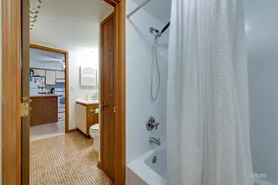 710 N Briar Hill Ln, Addison, IL 60101 - Photo 11