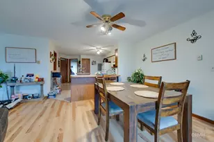 710 N Briar Hill Ln, Addison, IL 60101 - Photo 7