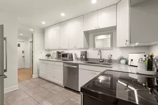 6121 N Sheridan Rd, Chicago, IL 60660 - Photo 3