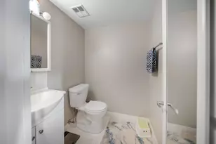 1460 Fairlane Dr, Schaumburg, IL 60193 - Photo 11