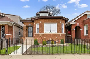 8132 S Paxton Ave, Chicago, IL 60617 - Photo 1