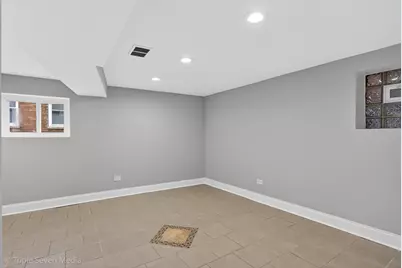 8132 S Paxton Avenue, Chicago, IL 60617 - Photo 23
