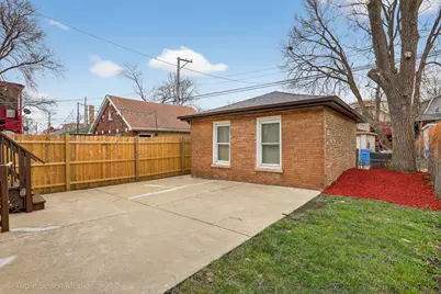 8132 S Paxton Avenue, Chicago, IL 60617 - Photo 27