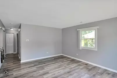 1947 Beacon Boulevard, Chicago Heights, IL 60411 - Photo 5