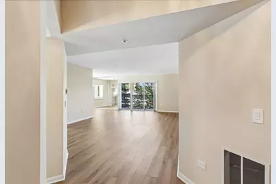 7450 N Lincoln Avenue #204, Skokie, IL 60076 - Photo 5
