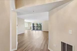 7450 N Lincoln Ave, Skokie, IL 60076 - Photo 5