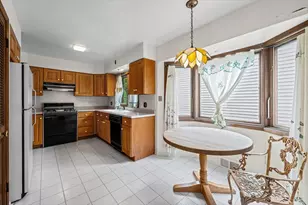 7927 Wilson Terrace, Morton Grove, IL 60053 - Photo 11